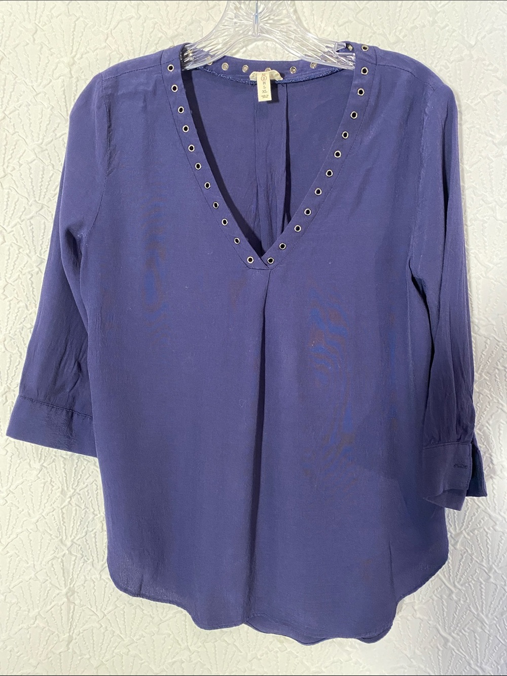 mo:vint Anthropology Women’s V-Neck Eyelet Detail Blouse - Deep Blue Size S